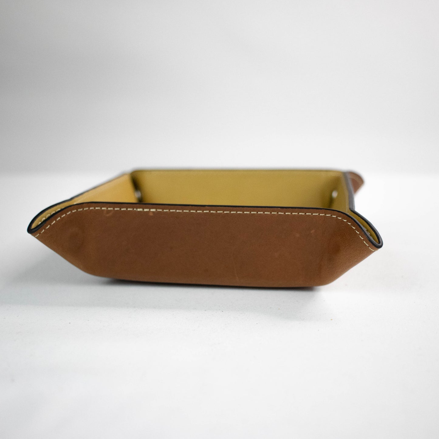 Oxford Snap Valet Leather