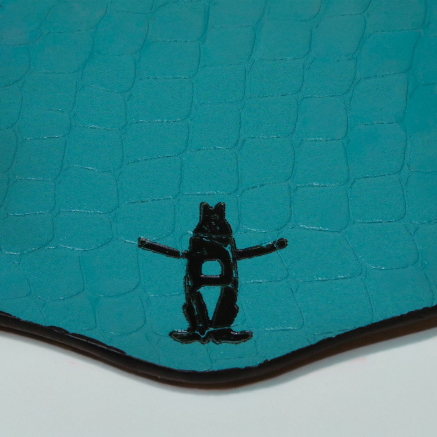 Large Embossed Alligator Badgeholder - Turquoise