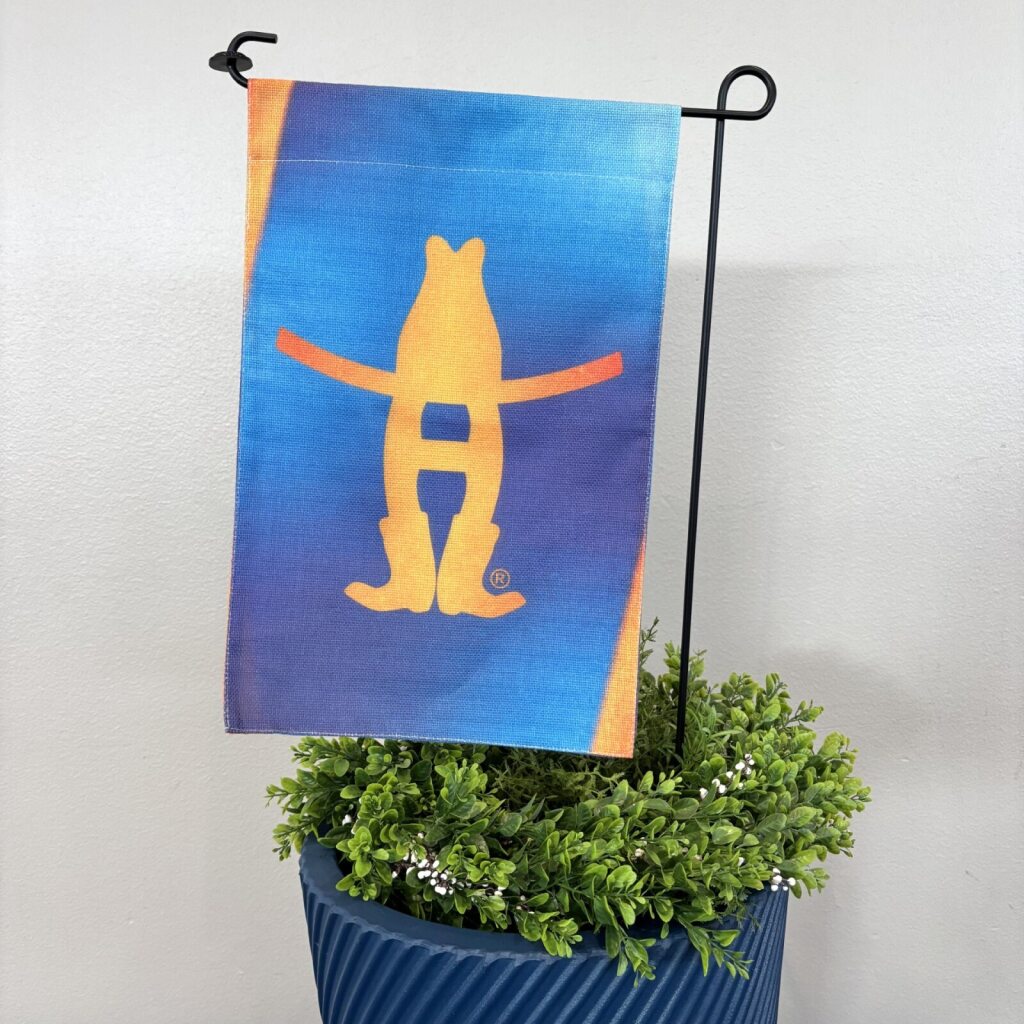 Howdy Garden Flag โ Houston Livestock Show and Rodeoโข